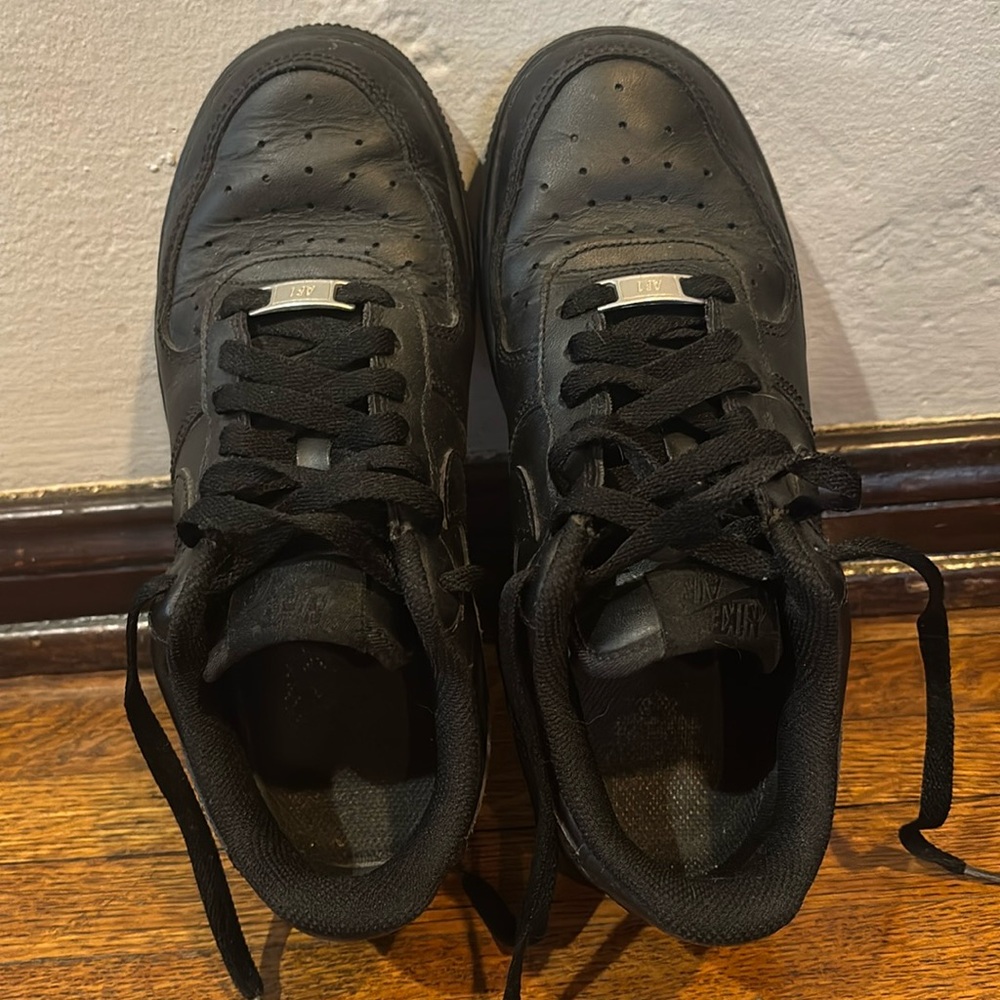 Air Force 1 women’s size 7